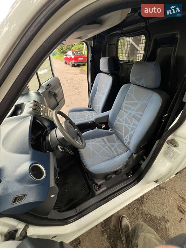 Вантажний фургон Ford Transit Connect 2012 в Лубнах