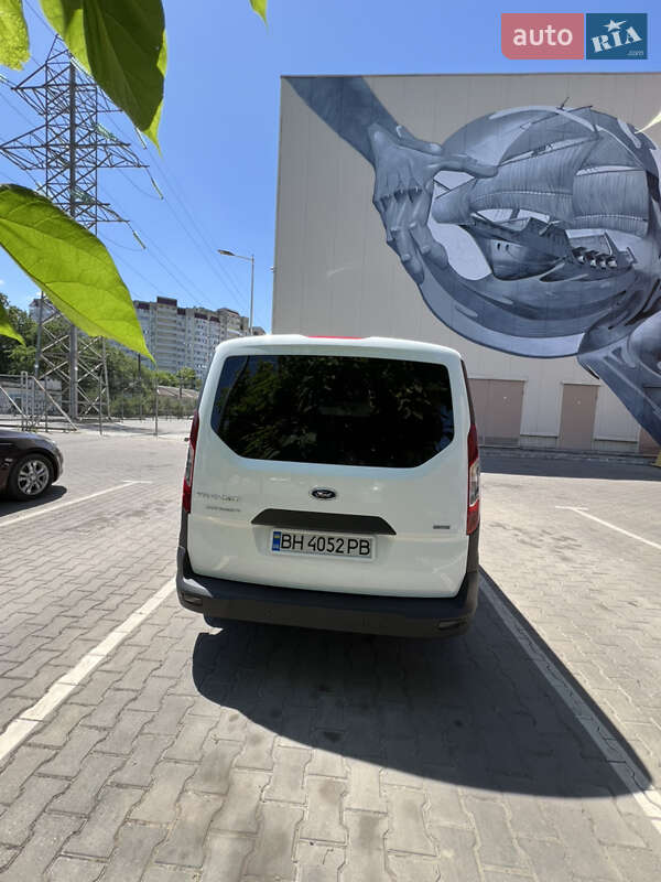 Вантажний фургон Ford Transit Connect 2015 в Одесі