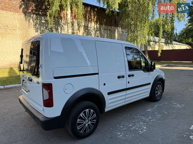 Вантажний фургон Ford Transit Connect 2009 в Кореці