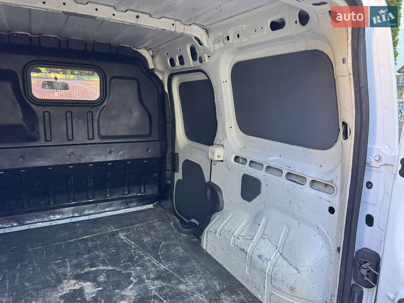 Вантажний фургон Ford Transit Connect 2009 в Кореці