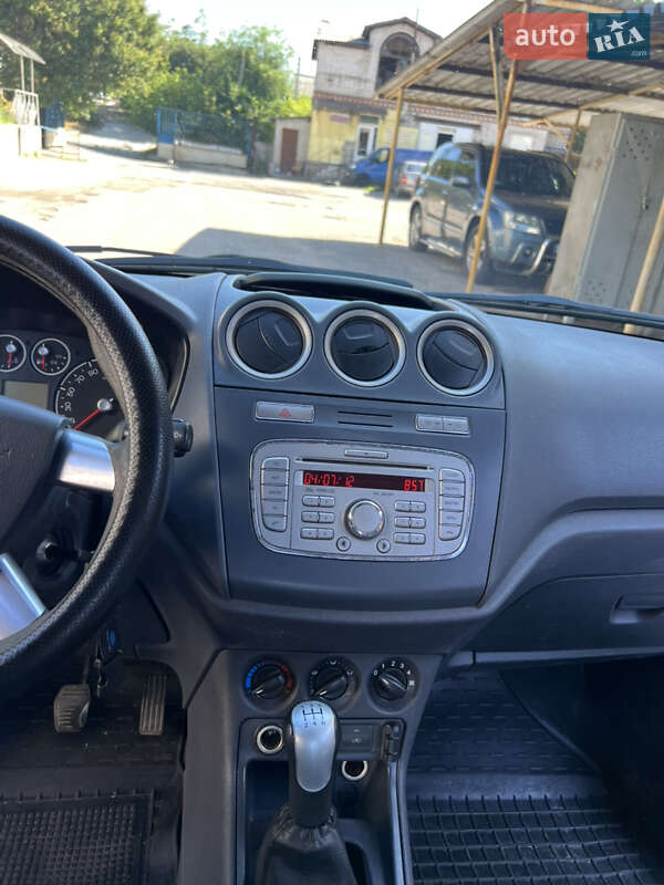 Вантажний фургон Ford Transit Connect 2012 в Дніпрі