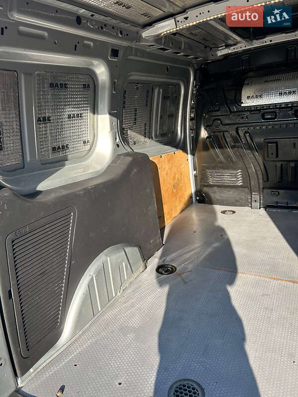 Вантажний фургон Ford Transit Connect 2016 в Зміїві