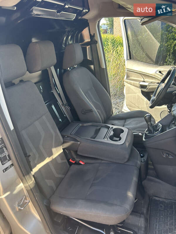 Вантажний фургон Ford Transit Connect 2016 в Зміїві