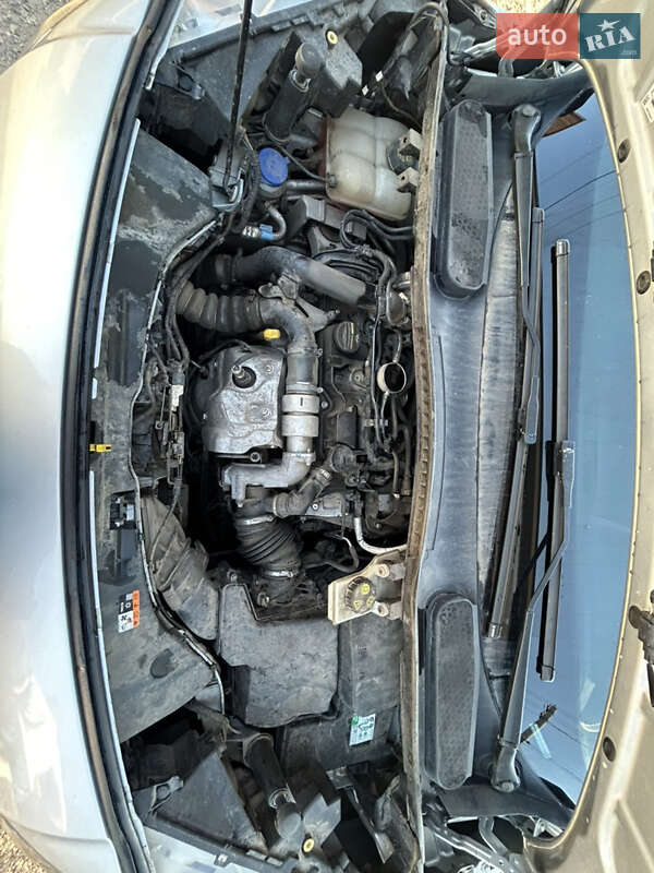 Вантажний фургон Ford Transit Connect 2016 в Зміїві