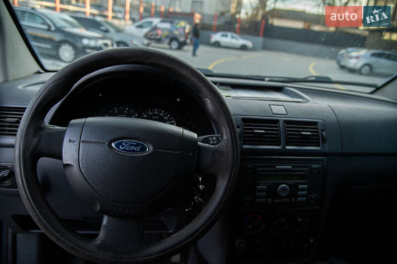 Вантажний фургон Ford Transit Connect 2007 в Львові