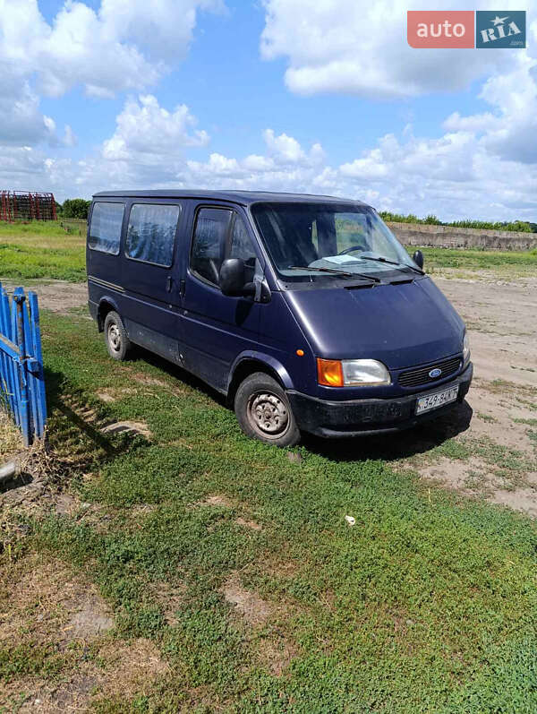 Мінівен Ford Transit Connect 2002 в 