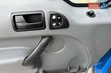 Грузовой фургон Ford Transit Connect 2005 в 