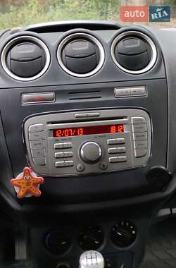 Грузовой фургон Ford Transit Connect 2013 в 