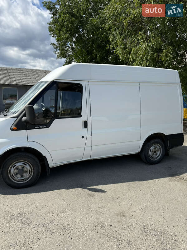 Грузовой фургон Ford Transit Connect 2004 в Надворной