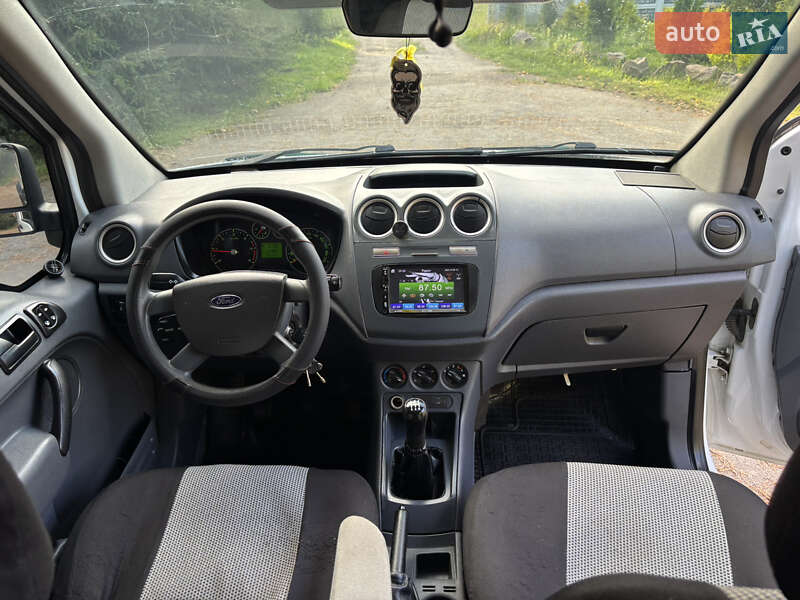 Вантажний фургон Ford Transit Connect 2010 в Сарнах