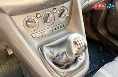 Вантажний фургон Ford Transit Connect 2015 в 