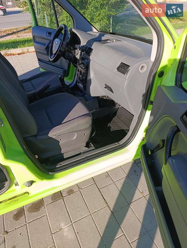 Мінівен Ford Transit Connect 2005 в Рогатині