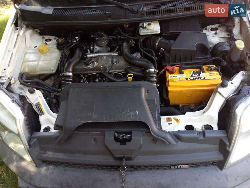 Мінівен Ford Transit Connect 2006 в Трипіллі