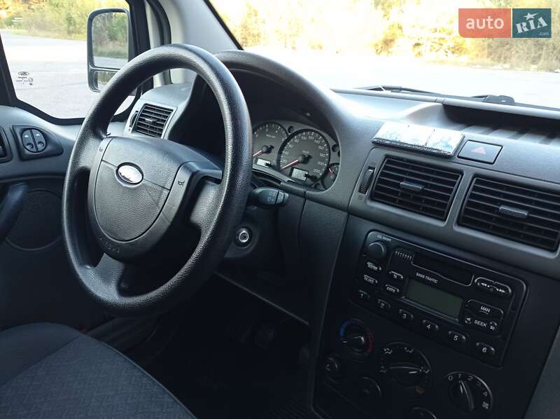 Вантажний фургон Ford Transit Connect 2002 в Ковелі