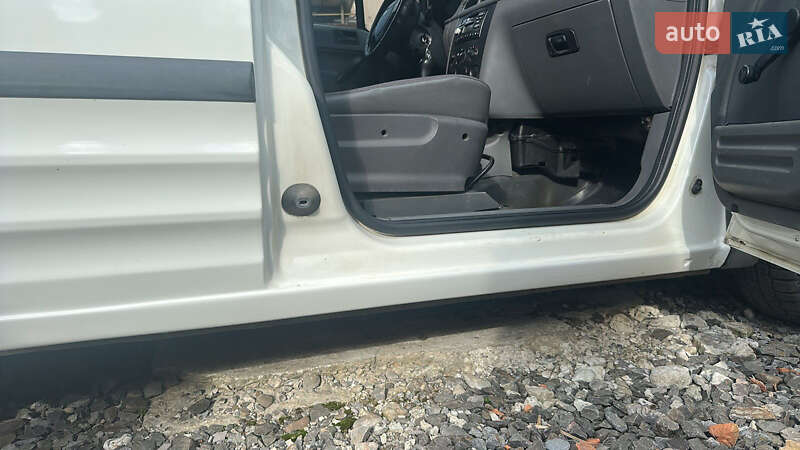 Грузовой фургон Ford Transit Connect 2006 в Иршаве