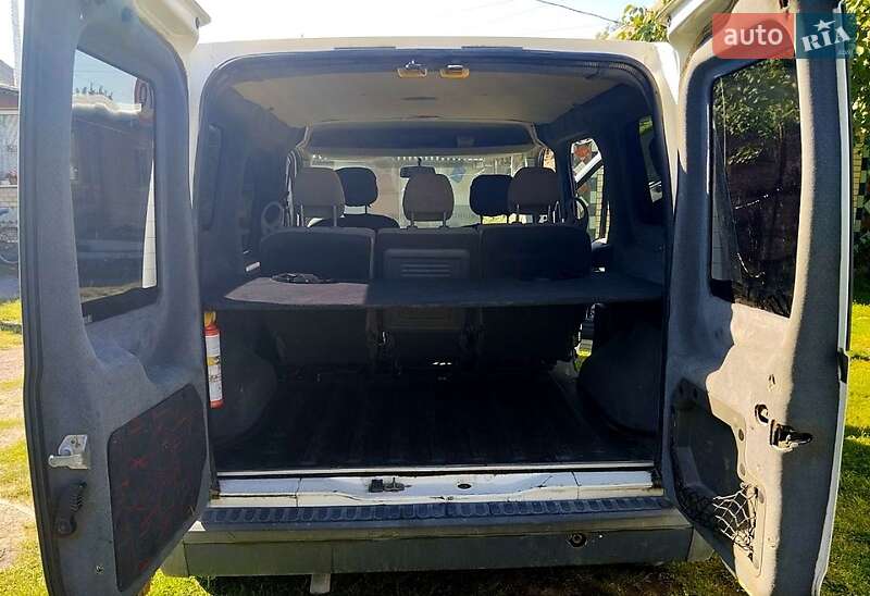Ford Transit Connect 2004