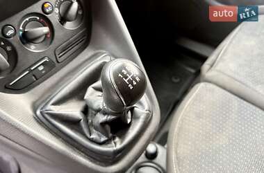 Грузовой фургон Ford Transit Connect 2013 в Львове
