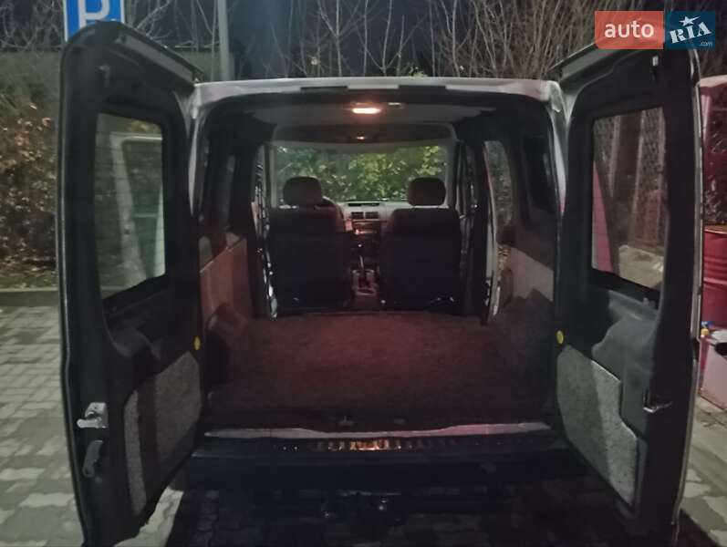 Минивэн Ford Transit Connect 2005 в Волочиске