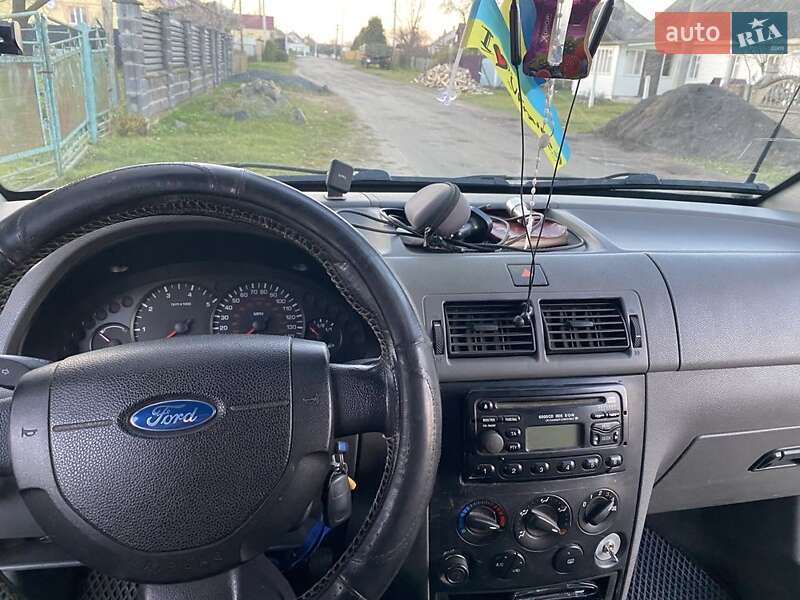 Грузовой фургон Ford Transit Connect 2006 в Рокитном