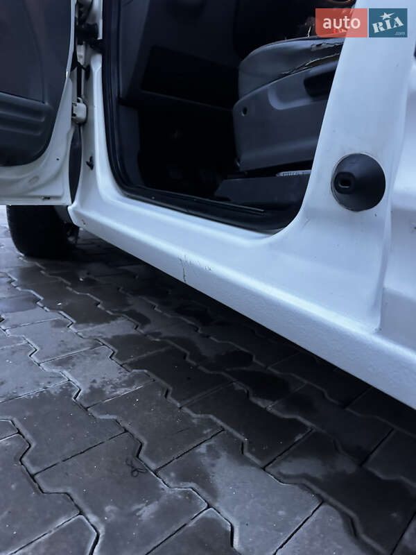 Минивэн Ford Transit Connect 2003 в Могилев-Подольске фото 9 Минивэн Ford Transit Connect 2003 в Могилев-Подольске