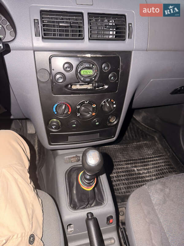 Минивэн Ford Transit Connect 2003 в Ровно фото 16 Минивэн Ford Transit Connect 2003 в Ровно