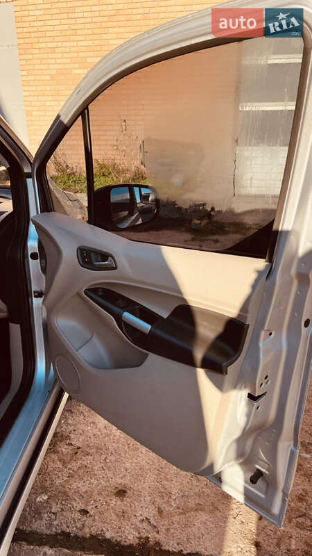 Мінівен Ford Transit Connect 2015 в Луцьку