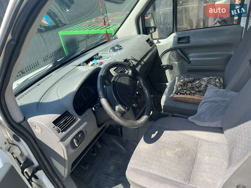 Микроавтобус грузовой (до 3,5т) Ford Transit Connect 2004 в Косове фото 5 Микроавтобус грузовой (до 3,5т) Ford Transit Connect 2004 в Косове