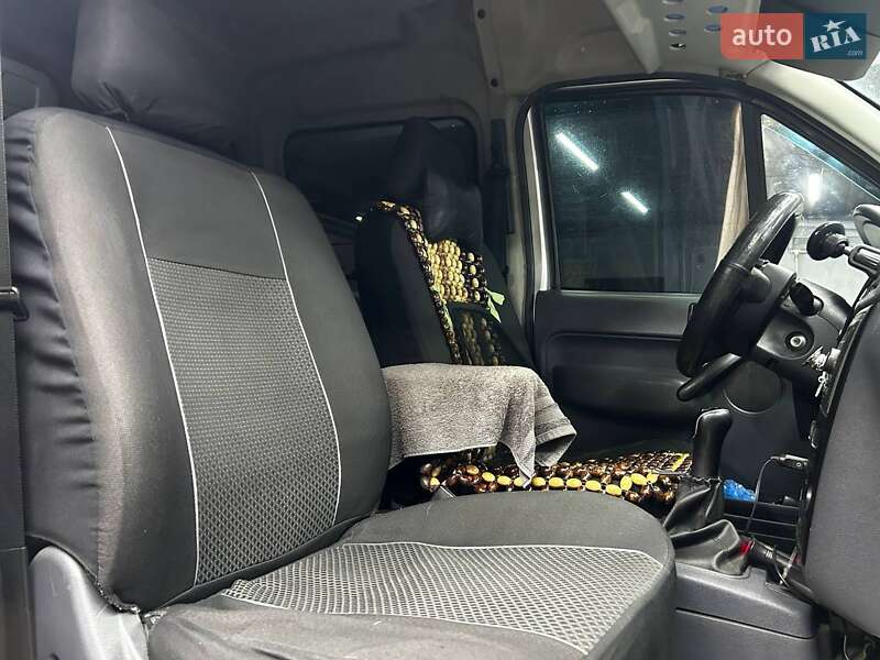 Минивэн Ford Transit Connect 2007 в Черновцах