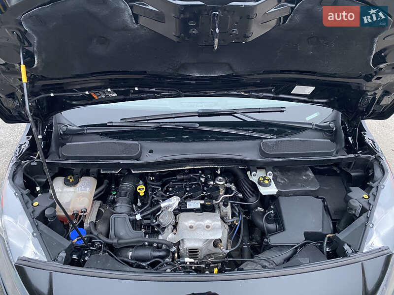 Грузовой фургон Ford Transit Connect 2017 в Радивилове