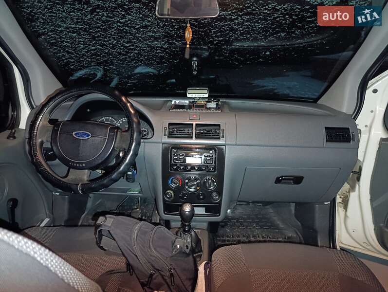 Минивэн Ford Transit Connect 2003 в Черкассах