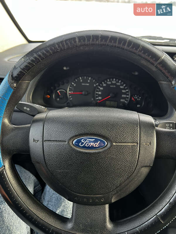 Мінівен Ford Transit Connect 2006 в Любешові