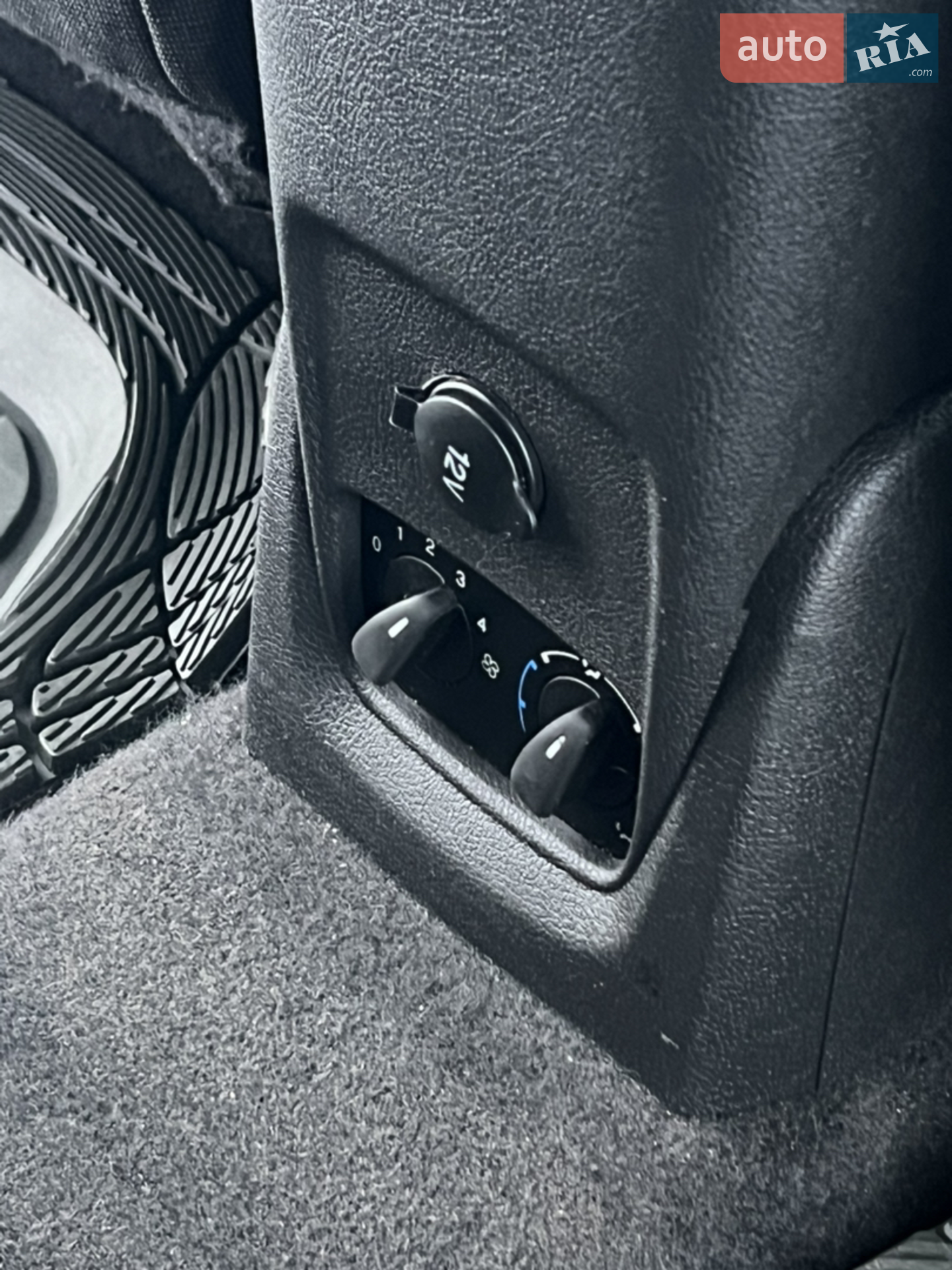 2017 Ford Transit Connect - мініатюра 31