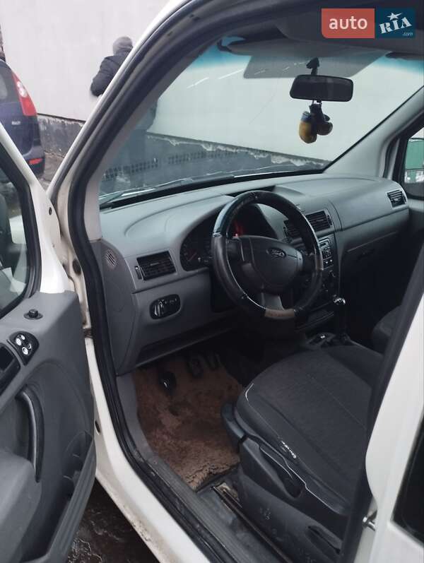 Мінівен Ford Transit Connect 2005 в Радивиліві