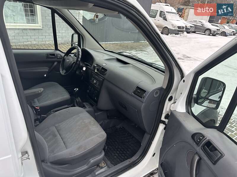 Грузовой фургон Ford Transit Connect 2006 в Александрие
