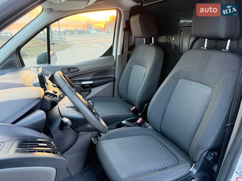 Вантажний фургон Ford Transit Connect 2022 в Радивиліві