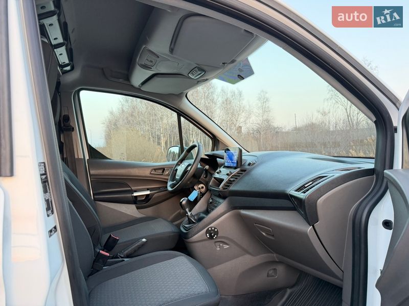 Вантажний фургон Ford Transit Connect 2022 в Радивиліві