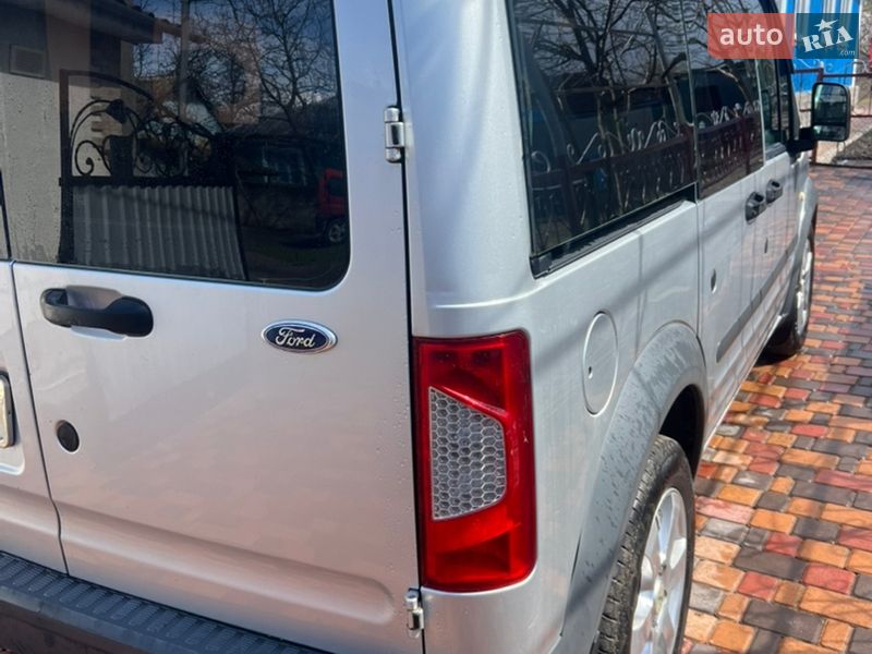 Мінівен Ford Transit Connect 2009 в Мурованих Курилівцях
