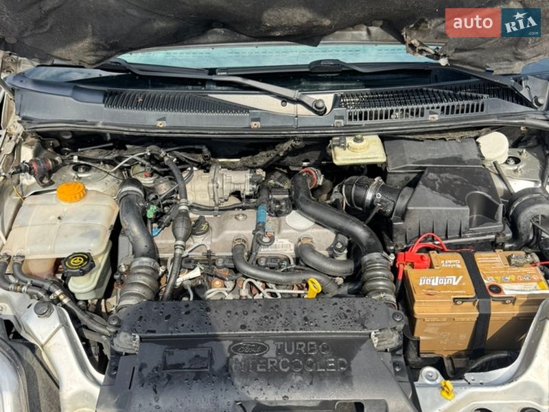 Грузопассажирский фургон Ford Transit Connect 2010 в Черновцах