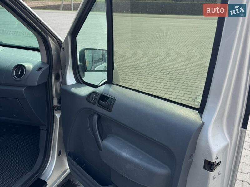 Грузопассажирский фургон Ford Transit Connect 2010 в Черновцах