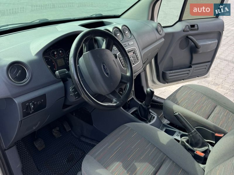 Грузопассажирский фургон Ford Transit Connect 2010 в Черновцах
