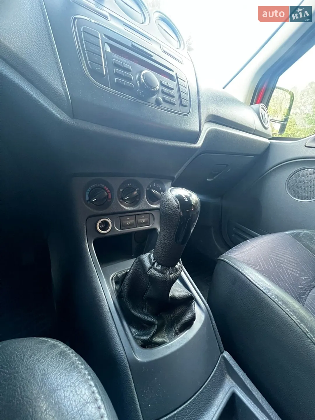 2010 Ford Transit Connect - мініатюра 17