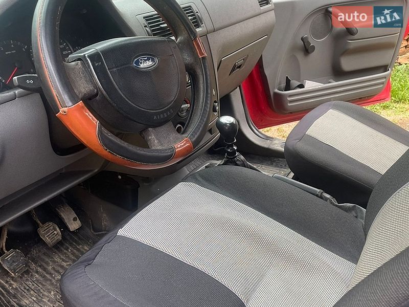 Мінівен Ford Transit Connect 2003 в Міжгір'ї