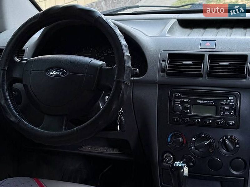 Минивэн Ford Transit Connect 2006 в Киверцах