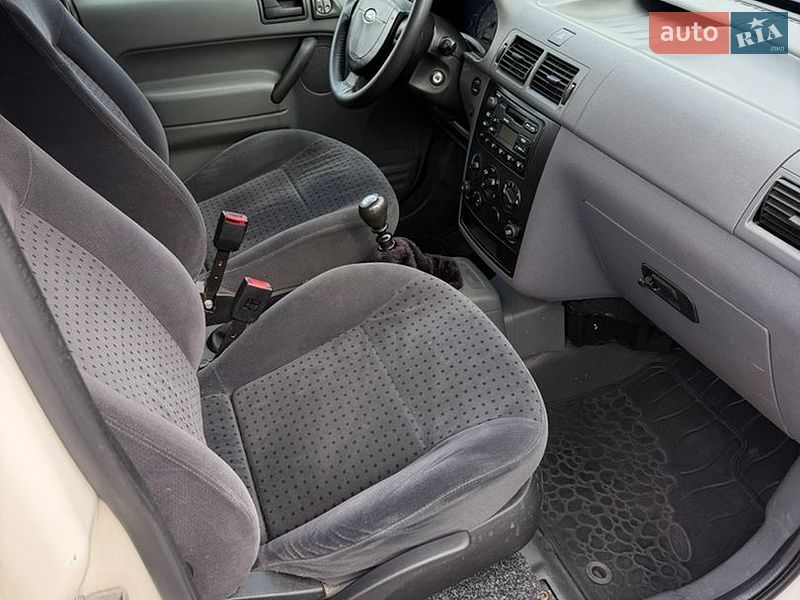 Минивэн Ford Transit Connect 2003 в Киеве фото 7 Минивэн Ford Transit Connect 2003 в Киеве