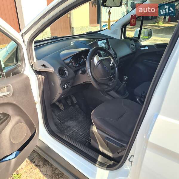 Вантажний фургон Ford Transit Courier 2015 в Харкові