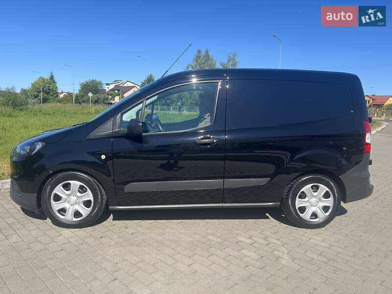 Вантажний фургон Ford Transit Courier 2022 в Львові
