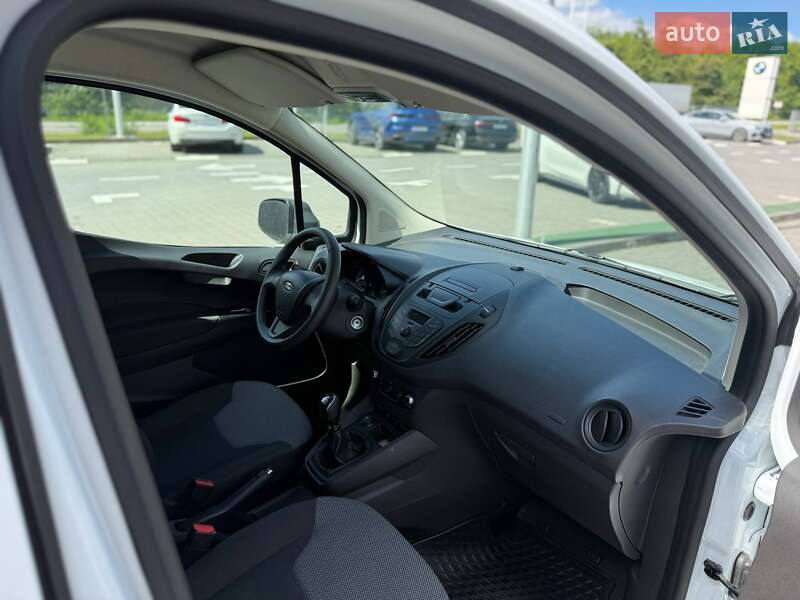 Вантажний фургон Ford Transit Courier 2023 в Івано-Франківську