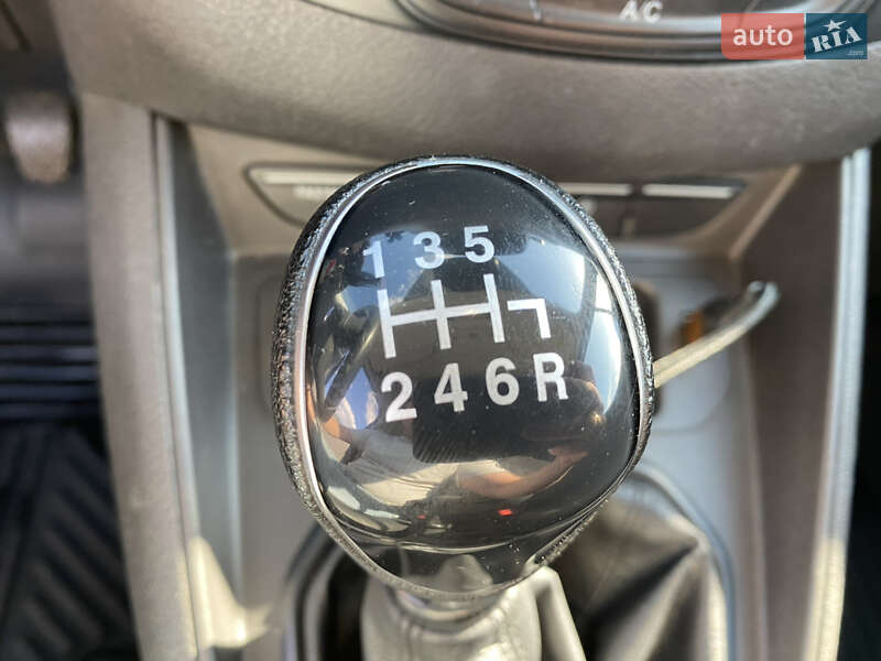 Вантажний фургон Ford Transit Courier 2020 в Сарнах