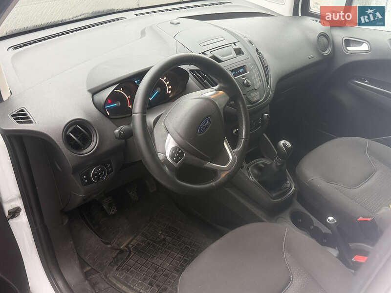 Грузовой фургон Ford Transit Courier 2015 в Киеве
