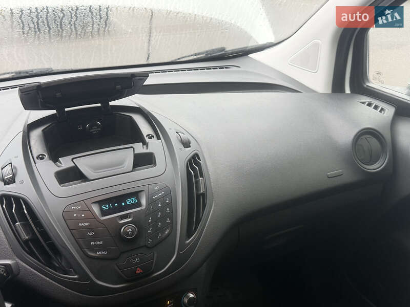 Грузовой фургон Ford Transit Courier 2015 в Киеве